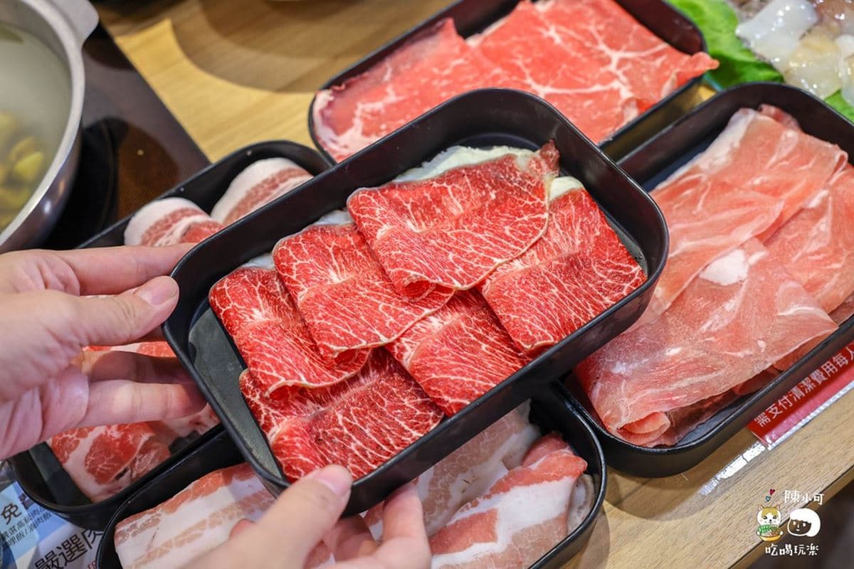 挑戰新北最便宜！299元起高CP值火鍋吃到飽，11種肉、10種海鮮無限續