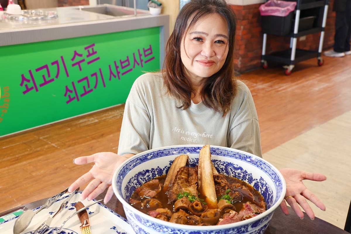 挑戰全台最大碗！台南15公斤「巨無霸牛肉麵」超浮誇，爽嗑溫體牛小排、牛尾