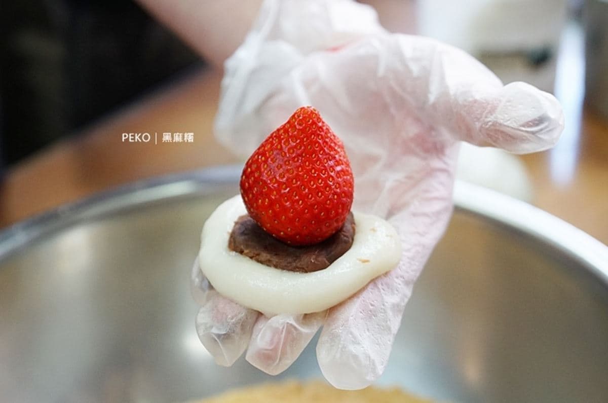 每年就等這一波!遼寧夜市「草莓大福」冬季限定開賣,15元起便宜開吃 每年就等這一波!遼寧夜市「草莓大福」冬季限定開賣,15元起便宜開吃