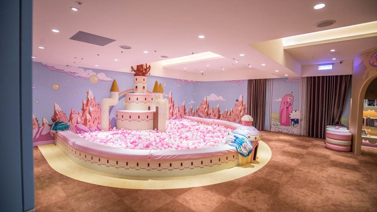 如果下雨，家長也可以帶小朋友到５樓的室內遊戲區玩。（圖片來源：大手牽小手。玩樂趣）
