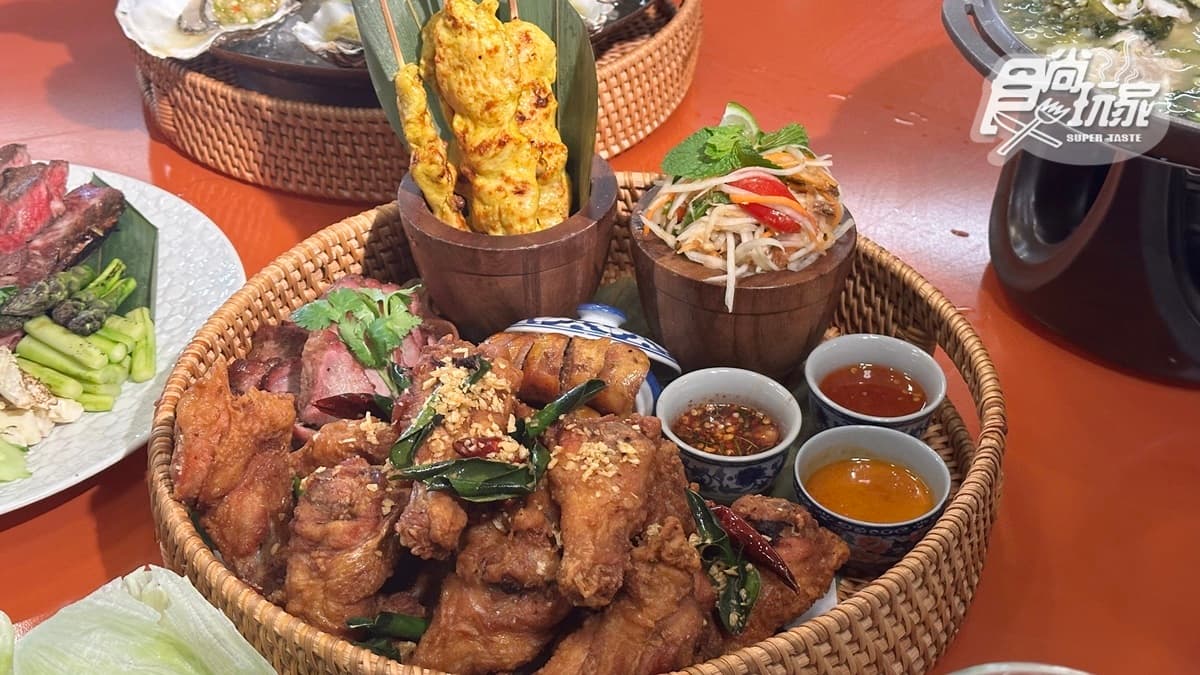 「泰小食青木瓜拼盤」的雞肉很Q彈，咖哩味也很香。