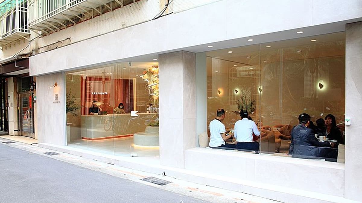 店面裝潢唯美浪漫，橫掃IG網美打卡景點。（圖片來源：Upssmile向上的微笑萍子 旅食設影）