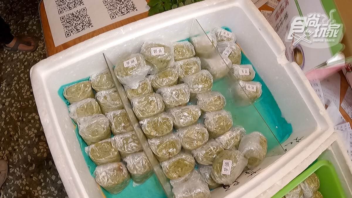 草仔粿不只有芋頭口味，也有花生口味的。