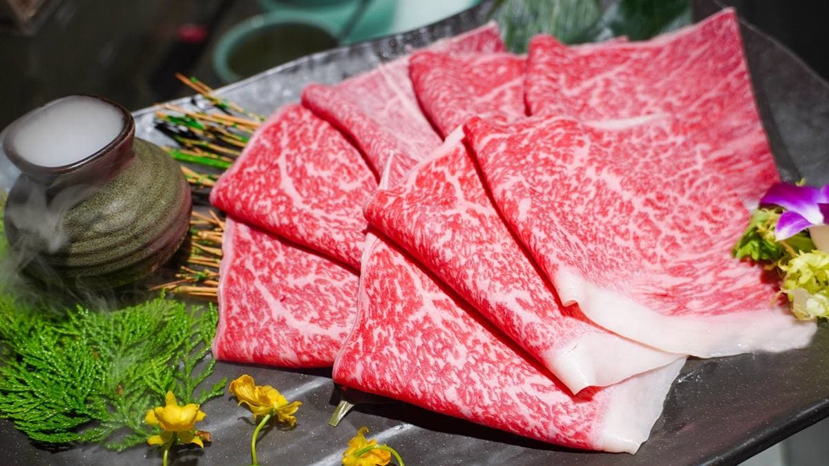 肉品可單點，也可依人數選擇套餐。