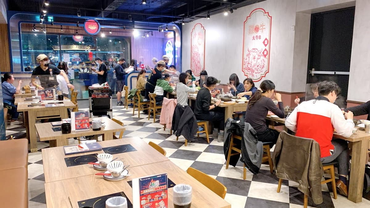 店內裝潢新潮，濃濃現代台味。（圖片來源：猴屁的異想世界）