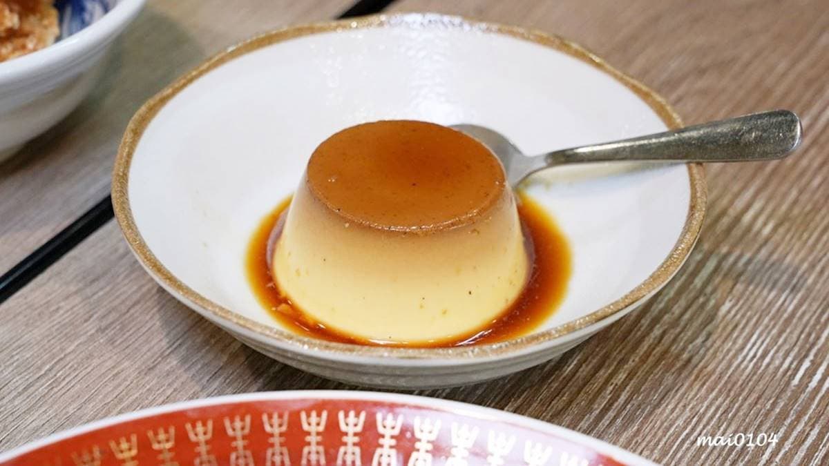 飯後甜點還能來個「焦糖雞蛋布丁」，香氣十足卻不會太甜。（圖片來源：麥的小窩）