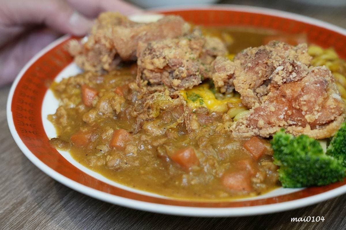 免費加飯、加醬吃到飽！板橋夯翻「佛系咖哩」CP值超高，焦糖布丁、炸物必點