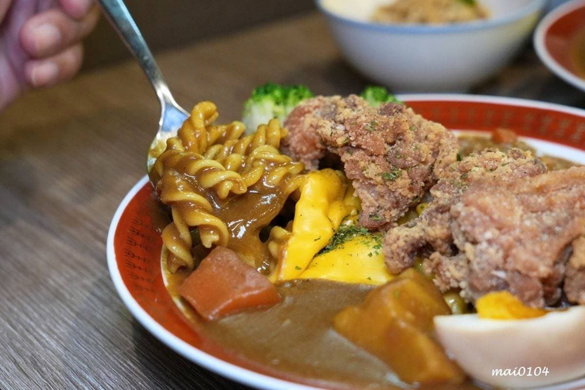 免費加飯、加醬吃到飽！板橋夯翻「佛系咖哩」CP值超高，焦糖布丁、炸物必點