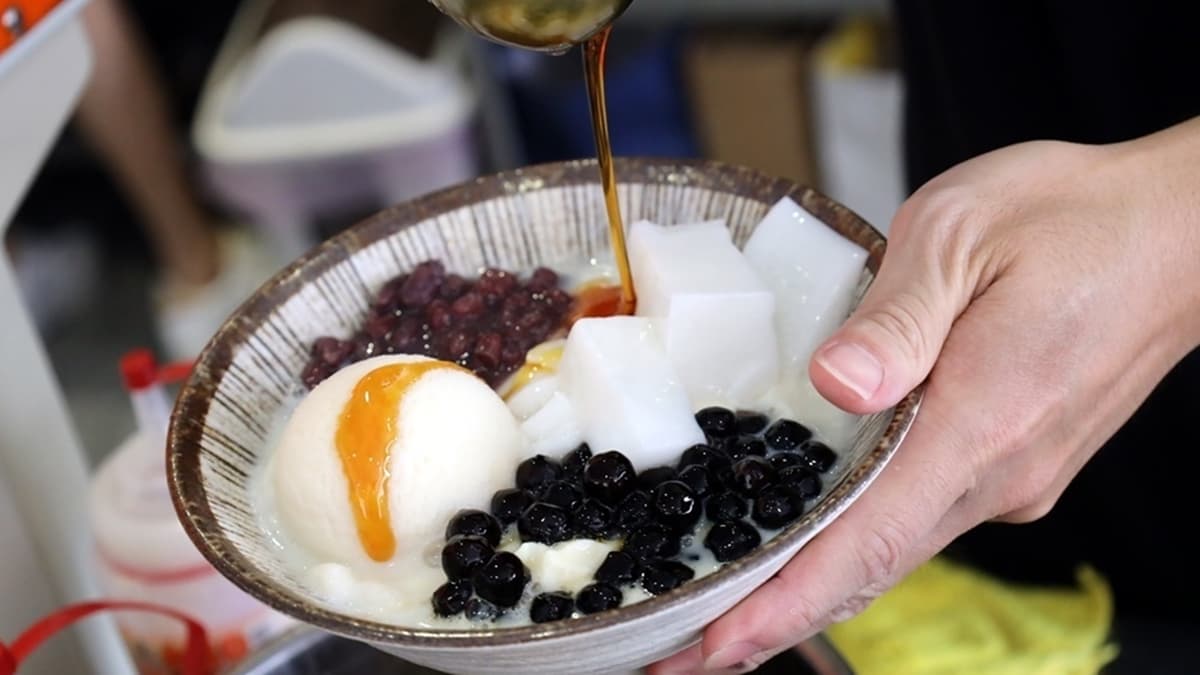 「豆花特爽」很特別，還加入了豆漿以及豆漿冰沙，風味極佳。（圖片來源：妮妮女王的美食旅遊親子後花園）