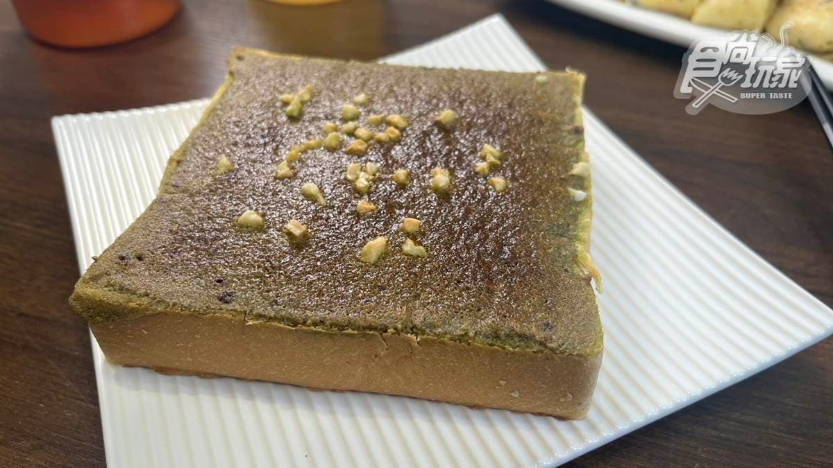 「台灣烏龍茶奶酥」的奶酥是新鮮現打的，茶香很濃郁。