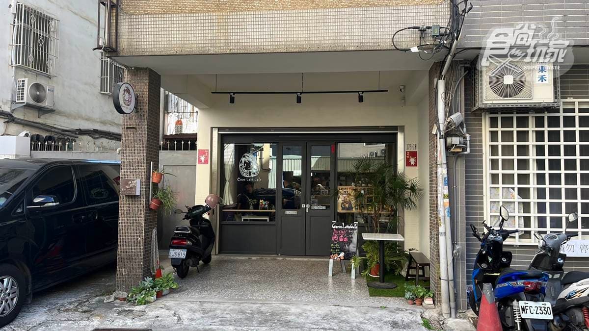「Come Late Caf'e」位在台中市西區的西屯路上。