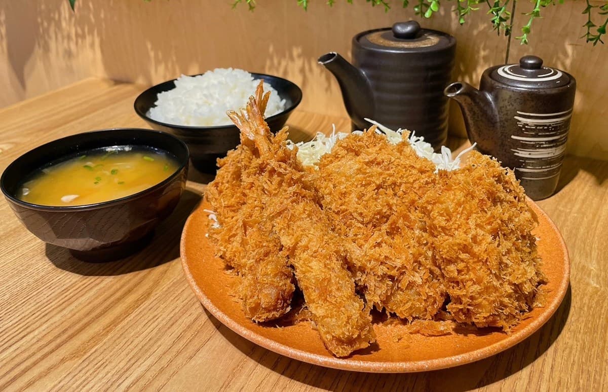 腰內豬排買一送一！吉豚屋超狂「炸蝦聖誕樹」只要99元，加碼推３款海陸餐