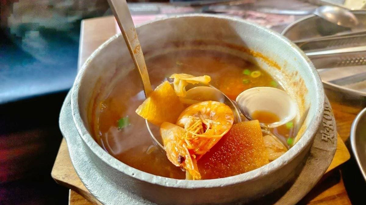 吃完燒肉也能點個鍋物解解膩。（圖片來源：小美很愛嚐）