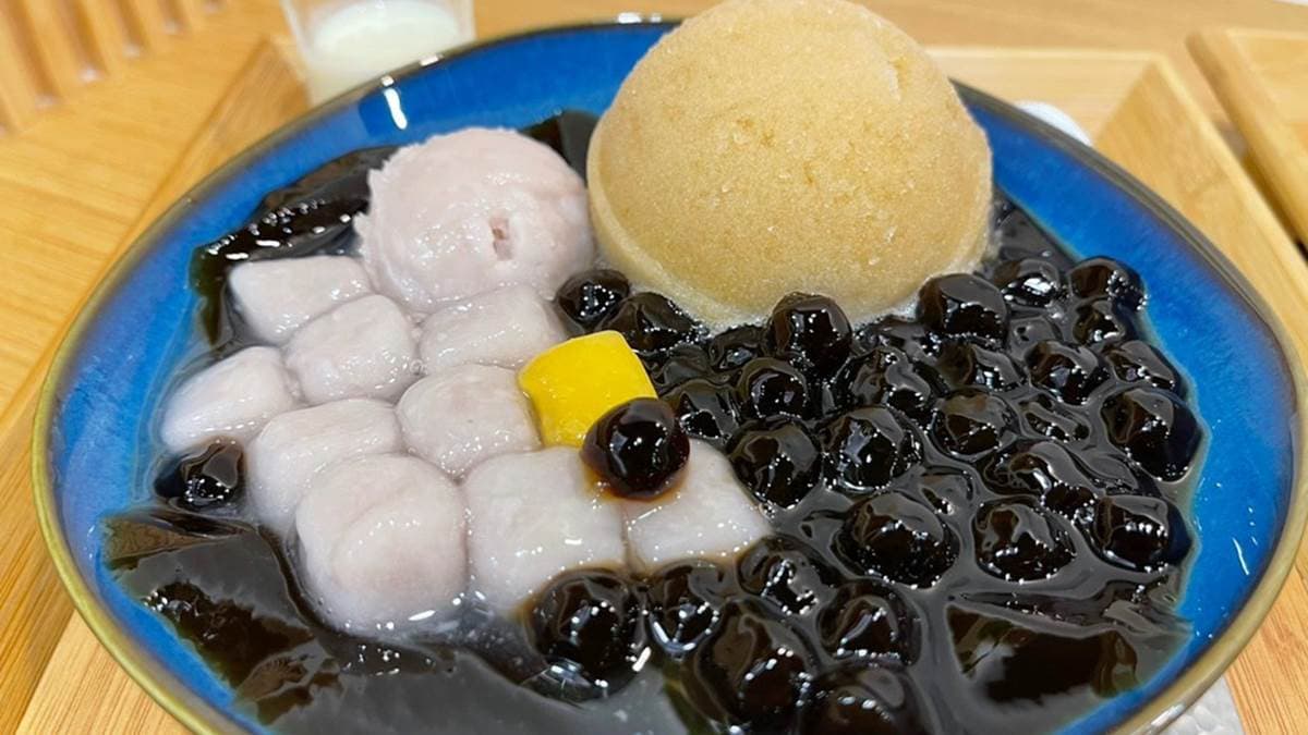 「鮮奶油嫩仙草」嫩仙草甘甜滑順，奶味濃厚。（圖片來源：陳小可的吃喝玩樂）