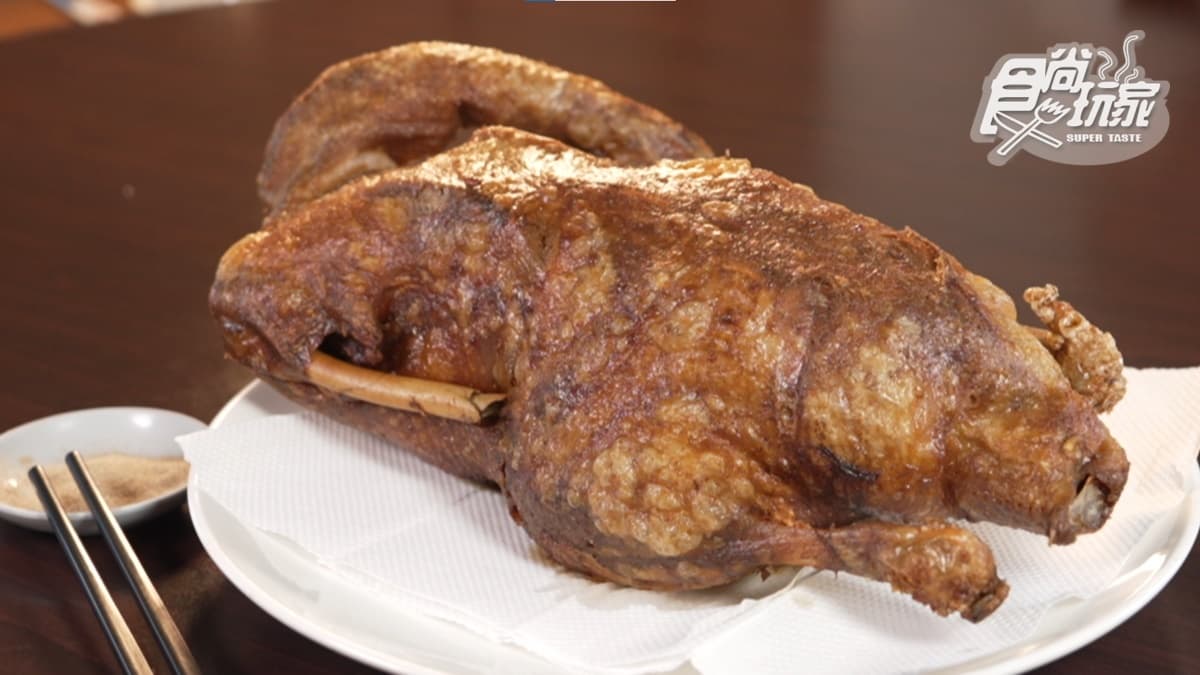 「香酥鴨」是招牌必點，鴨肉軟嫩夠味。