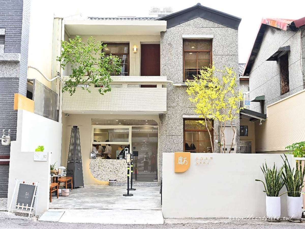 打卡夯翻「圓可頌專賣」在台中！還沒開店就排隊，超過30種甜鹹口味超欠吃
