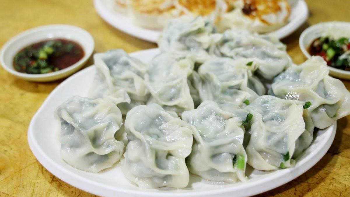 蒸餃剛起鍋晶瑩剔透的模樣超誘人。（圖片來源：ifunny艾方妮的遊樂場）