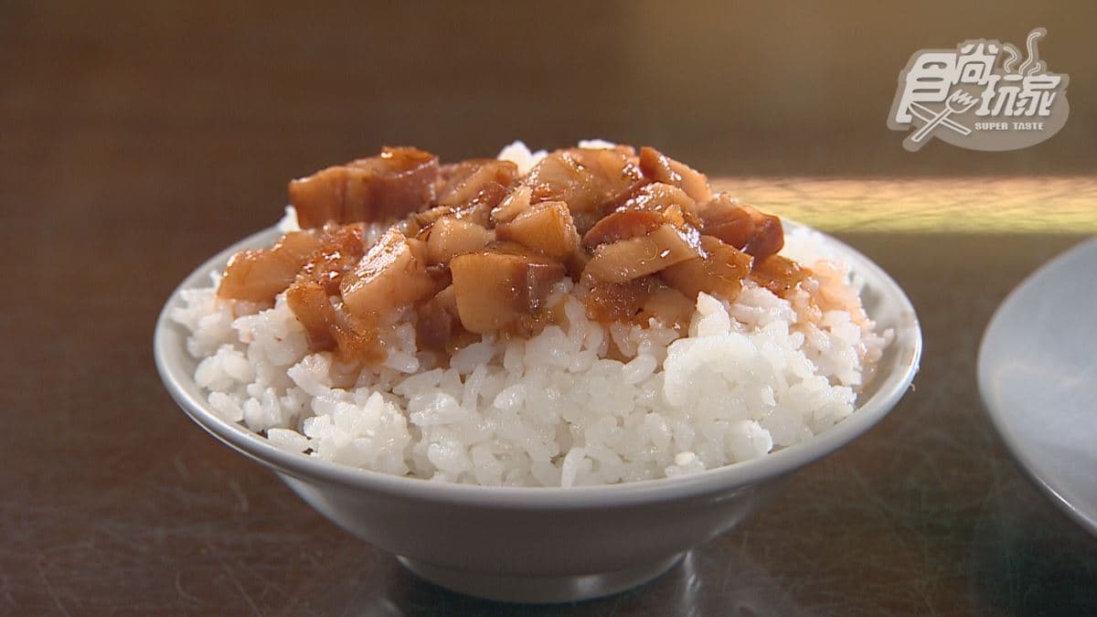 「佛跳牆+滷肉飯」百元有找!整碗澎派配料撈不完,在地人激推佛系美食 「佛跳牆+滷肉飯」百元有找!整碗澎派配料撈不完,在地人激推佛系美食