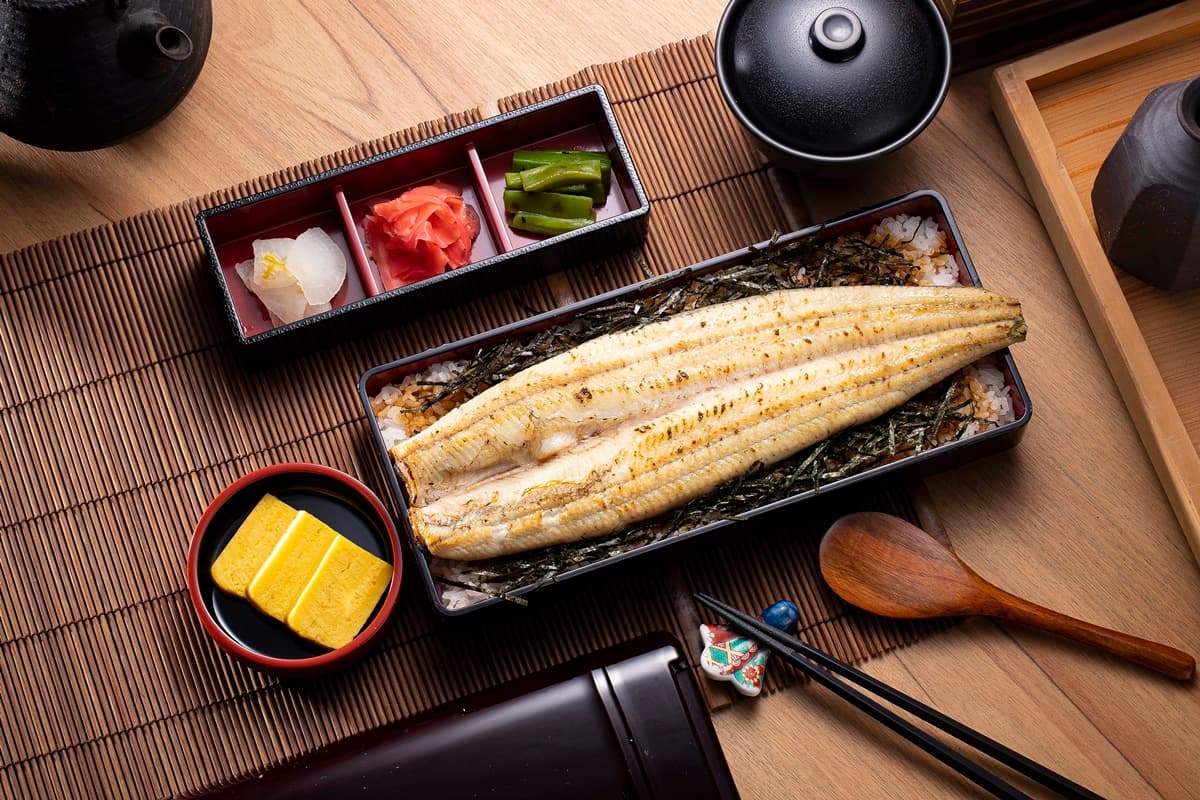 全台唯一「海景鰻魚飯」!打卡摩天輪海景,鰻魚可樂買一送一、炸物拼盤5折 全台唯一「海景鰻魚飯」!打卡摩天輪海景,鰻魚可樂買一送一、炸物拼盤5折