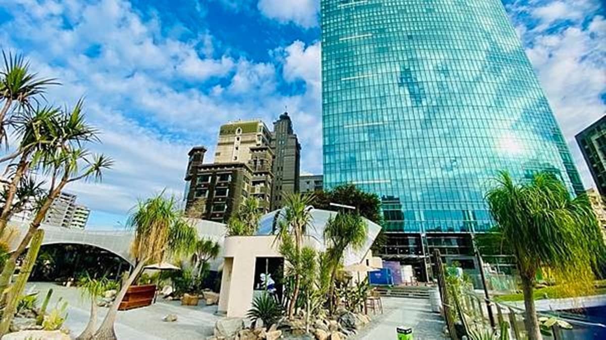 步行１分鐘就能逛草悟廣場。（圖片提供：大海愛上藍天旅遊日記分享）