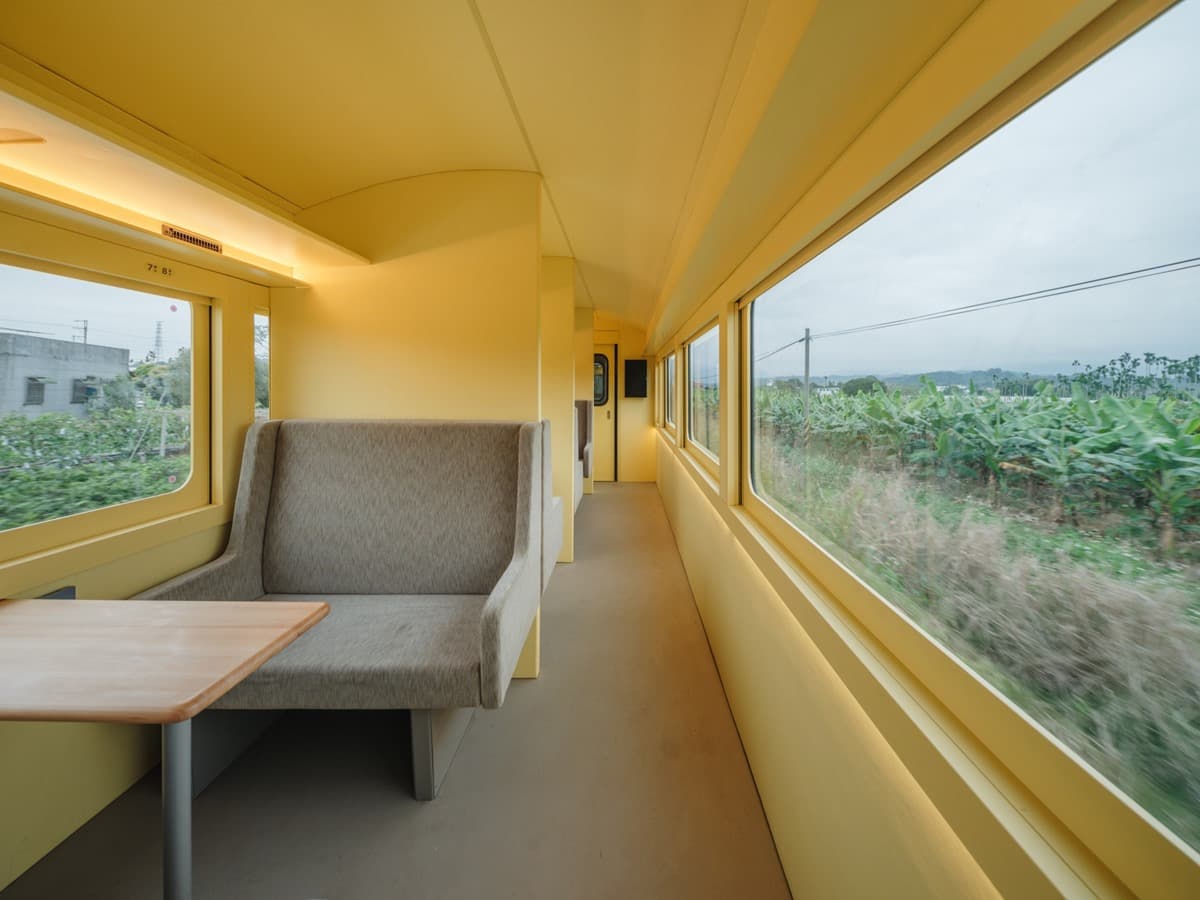 2輛阿里山最美小火車「這時」正式通車!大面山景窗美翻,套裝遊程明開賣 2輛阿里山最美小火車「這時」正式通車!大面山景窗美翻,套裝遊程明開賣