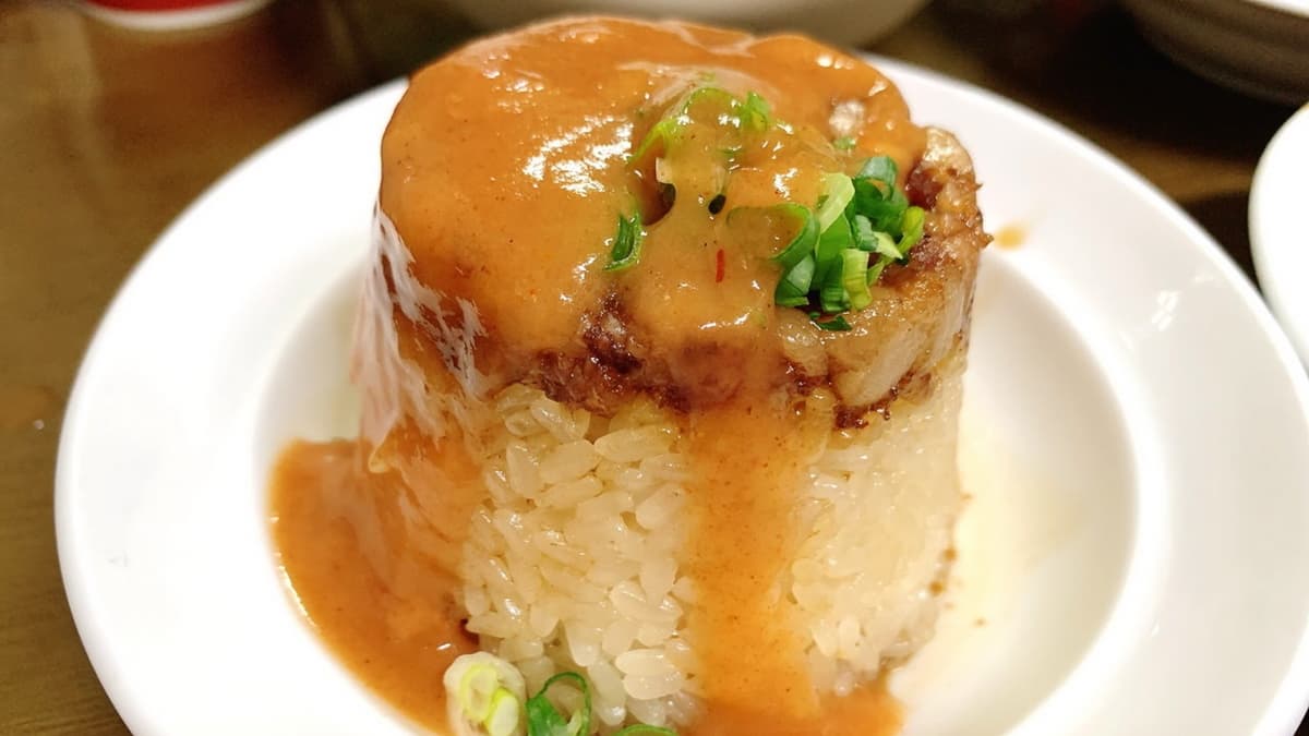 「清水米糕」肥肉居多，但吃起來完全不膩。（圖片來源：猴屁的異想世界）