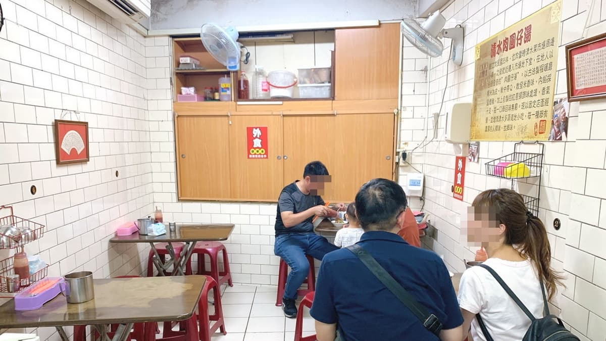 店內座位數不多，還滿容易客滿，但翻桌率也很高。（圖片來源：猴屁的異想世界）