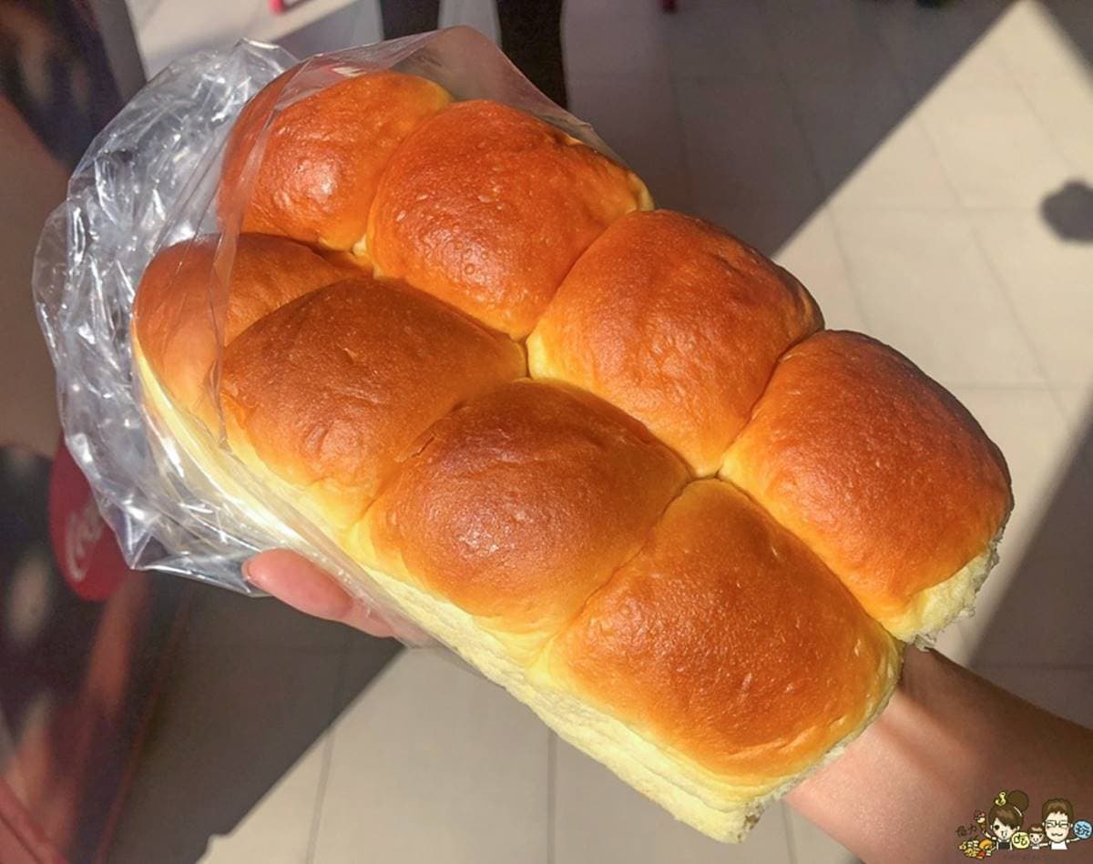 古早味「巨大爆漿泡芙」！隱身百年市場內行才知，奶油雞蛋麵包也必買