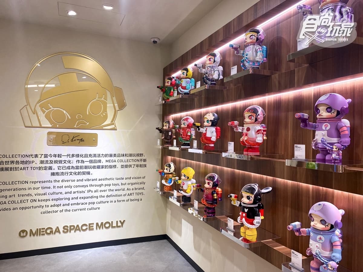 【新開店】公仔人瘋了！150坪「POP MART西門旗艦店」，４層樓千款潮玩公仔買爆