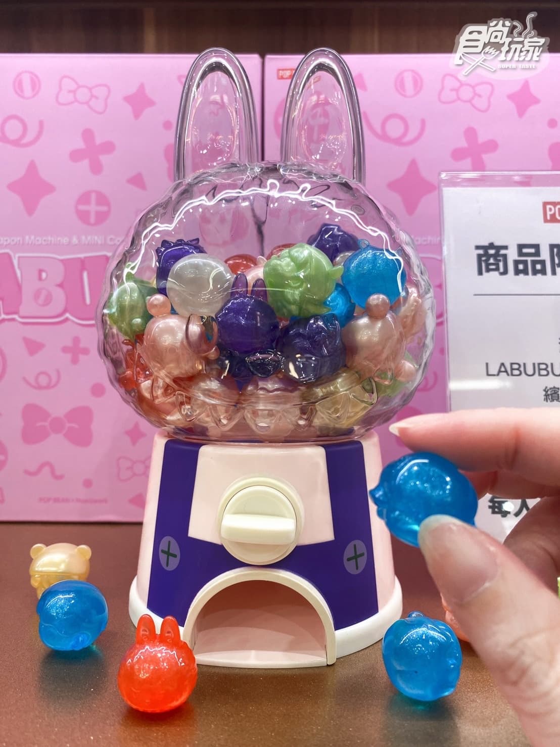 【新開店】公仔人瘋了！150坪「POP MART西門旗艦店」，４層樓千款潮玩公仔買爆