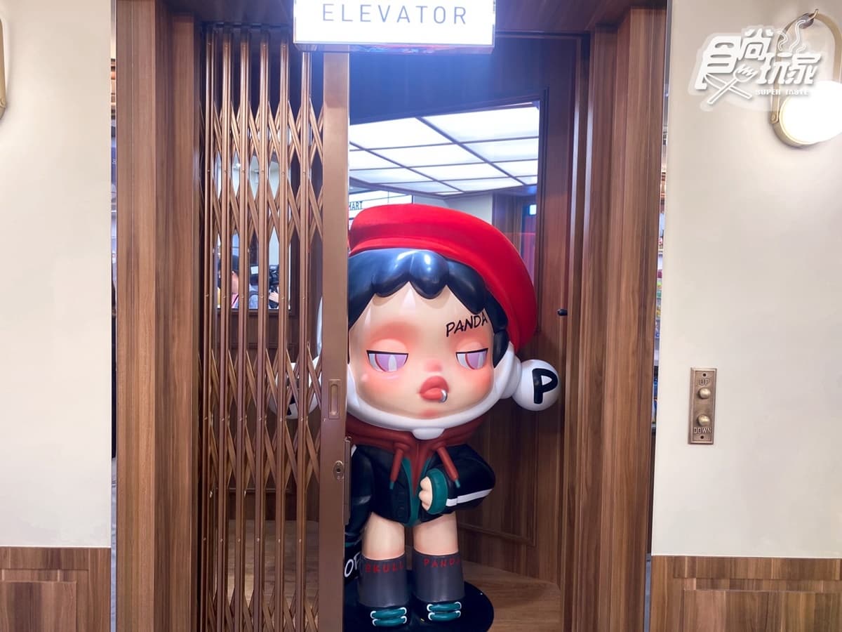 【新開店】公仔人瘋了！150坪「POP MART西門旗艦店」，４層樓千款潮玩公仔買爆