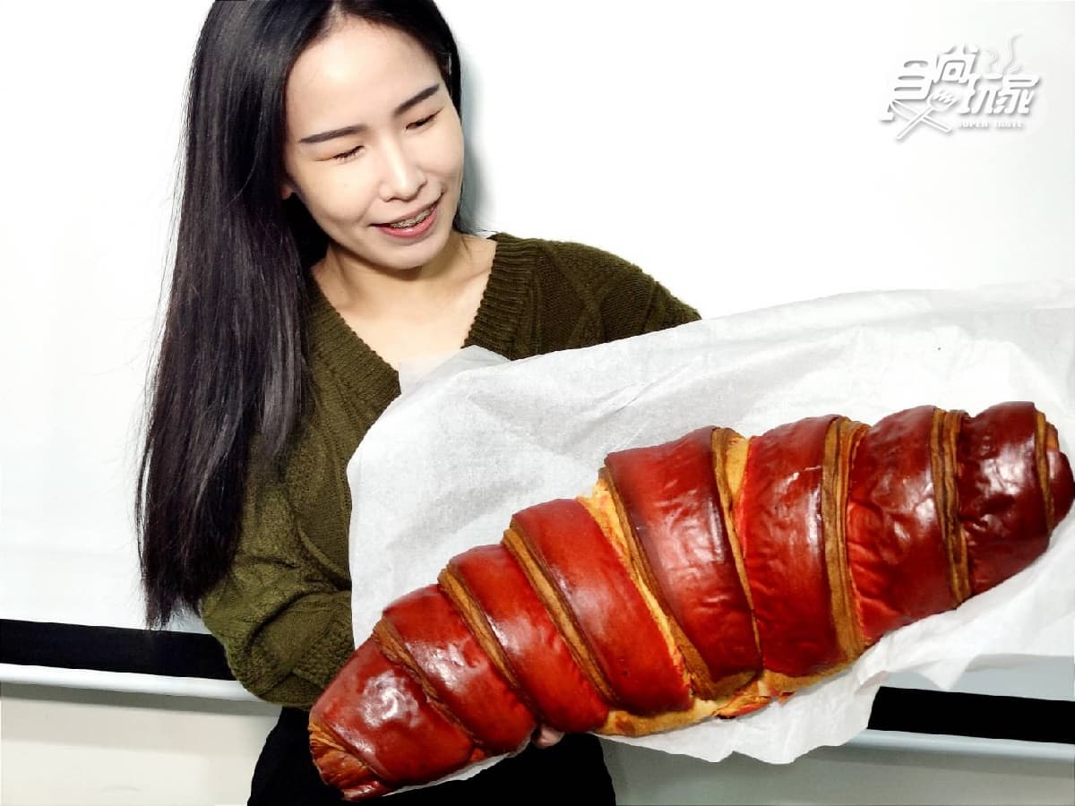 【獨家】「粉紅超大可頌」快閃新竹！還有巨型草莓蛋撻，加碼７門市買一送一
