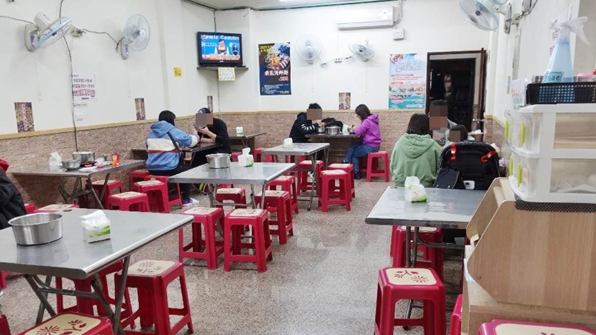 店家內用區寬敞明亮，環境乾淨舒適。（圖片來源：瑋瑋美食萬歲）