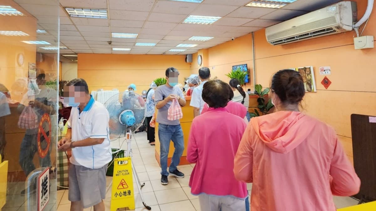 店家還沒營業就能看到排隊人潮，真的超級受歡迎。（圖片來源：米寶麻幸福滿載）