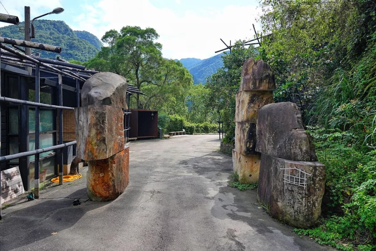 新北烏來最美湯屋！泰雅家屋結合日系禪風，邊泡湯邊賞無邊際山景