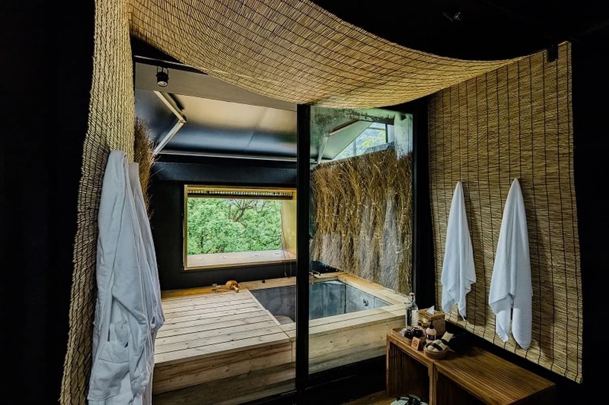 新北烏來最美湯屋！泰雅家屋結合日系禪風，邊泡湯邊賞無邊際山景