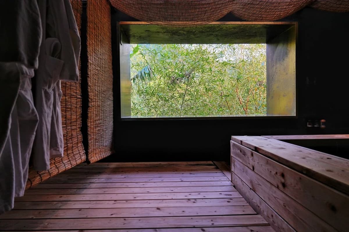 新北烏來最美湯屋！泰雅家屋結合日系禪風，邊泡湯邊賞無邊際山景
