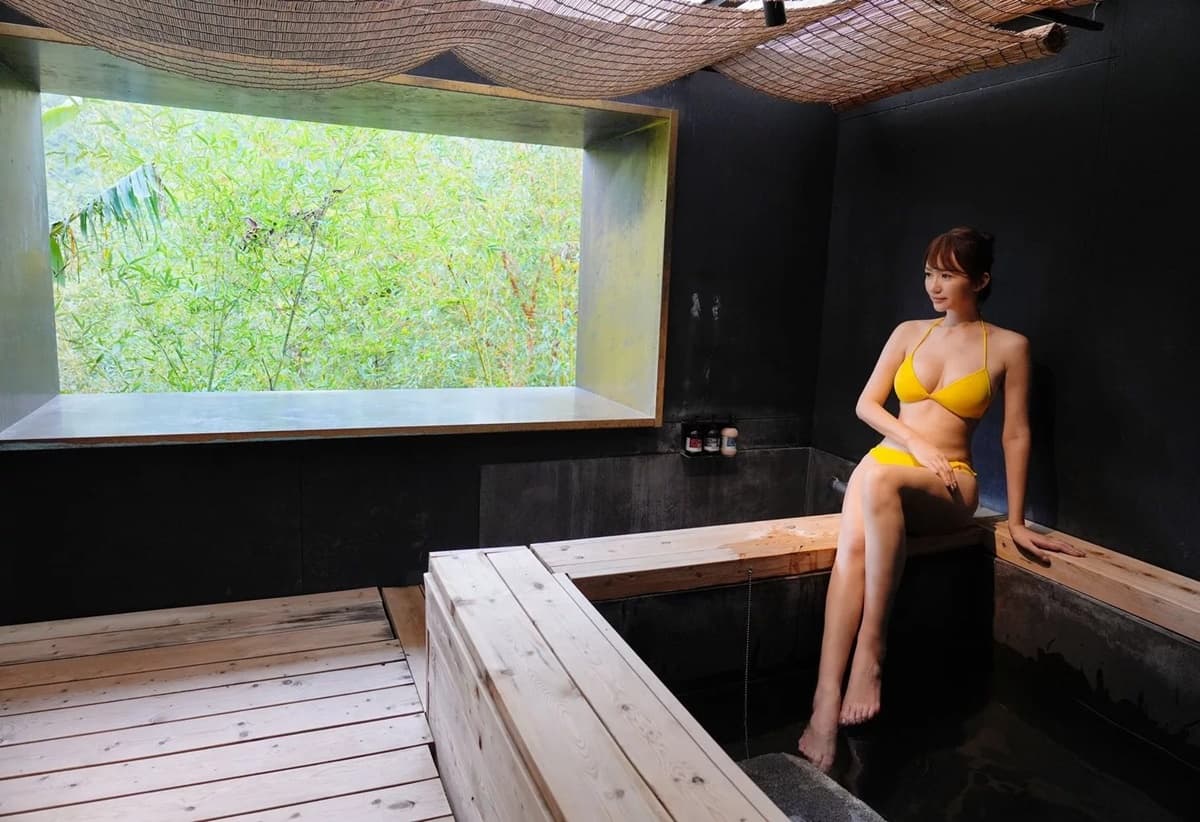 新北烏來最美湯屋！泰雅家屋結合日系禪風，邊泡湯邊賞無邊際山景