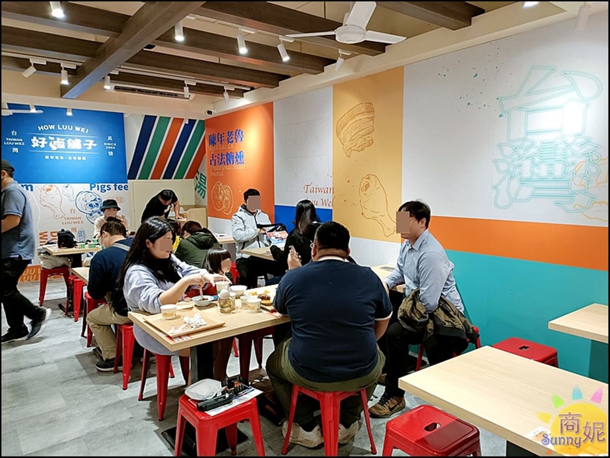 【新開店】台中唯一「滷味吃到飽自助吧」！套餐139元起，雞湯、小菜無限續