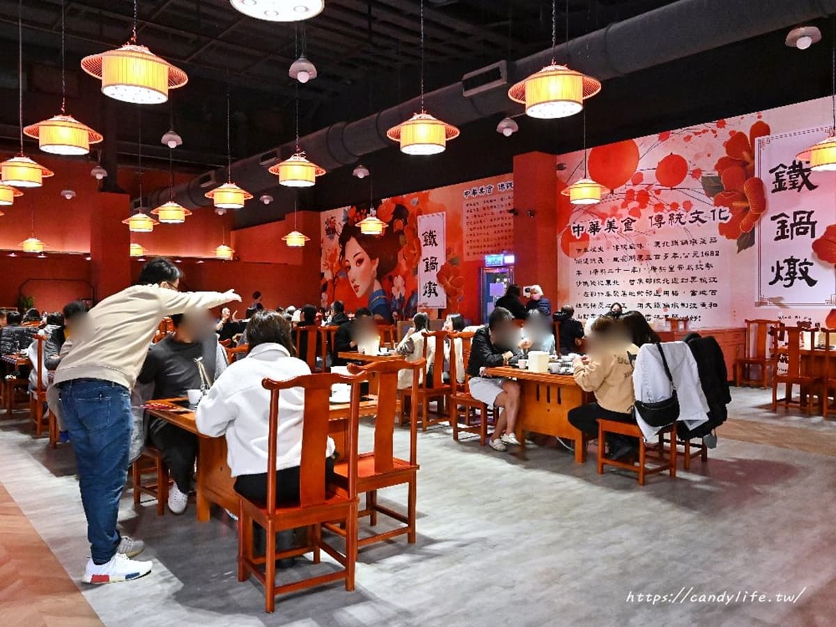 南部超夯「東北鐵鍋燉」插旗台中夜市！排骨軟嫩多汁，焦香玉米餅老饕最愛