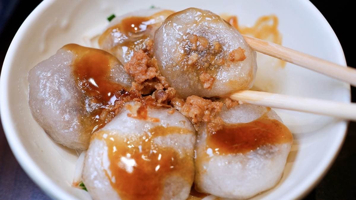「乾水晶餃」包入了客家大湯圓裡面的內餡。（圖片來源：瑋瑋美食萬歲）