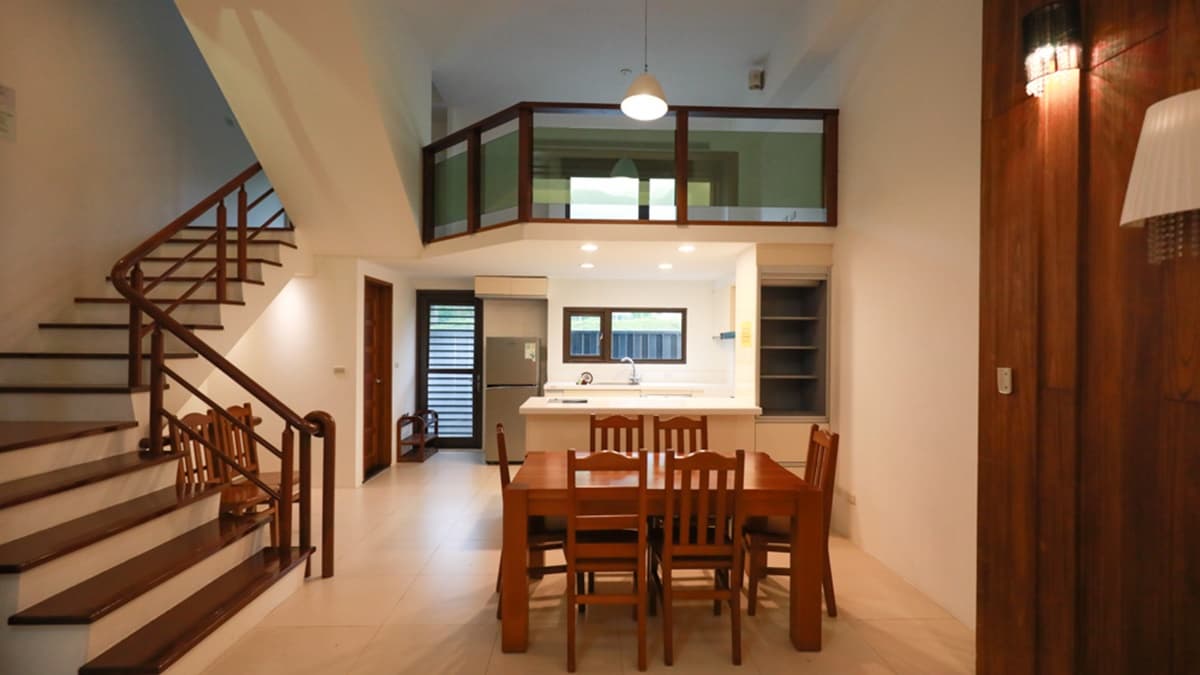 屋內也有廚房等設備供住客使用。（圖片來源：洛基小聿媽）
