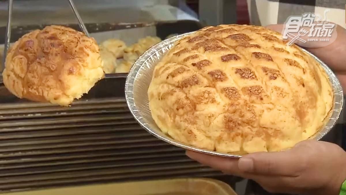 ４倍「比臉大爆漿菠蘿」！撕開驚見巧克力瀑布太欠吃，隱身50年老字號小店