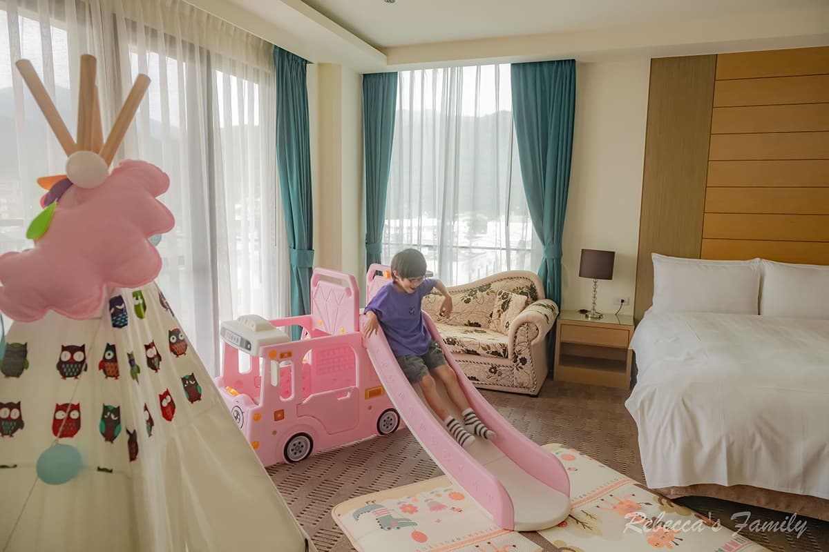 爽玩百坪遊樂場、泡星空溫水SPA！南投埔里「最強親子飯店」開箱