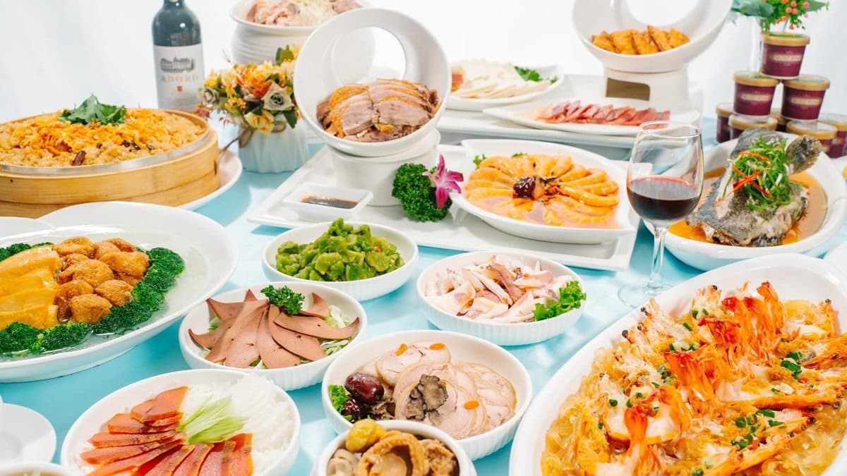 主廚以湘菜料理湖南菜為主，宴會菜色融合各式中華料理，口味不過鹹，還有許多創意料理。
