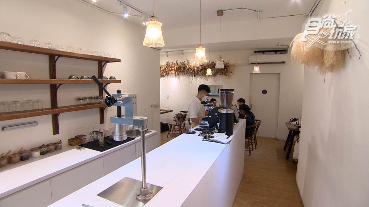 店內的空間以溫和的木質調為主，很有質感又好拍。