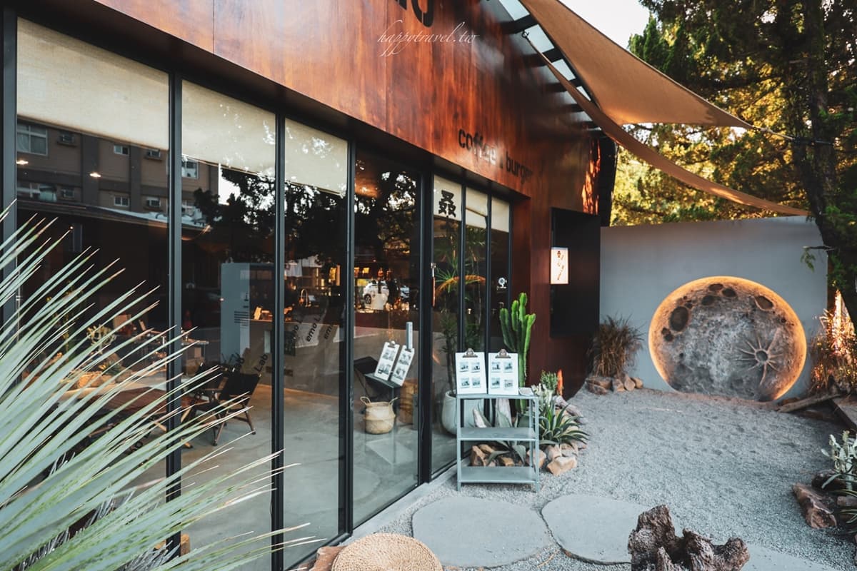【新開店】南投隱藏版沙漠風祕境！露營風座位區拍到手軟，入夜點燈夢幻爆棚