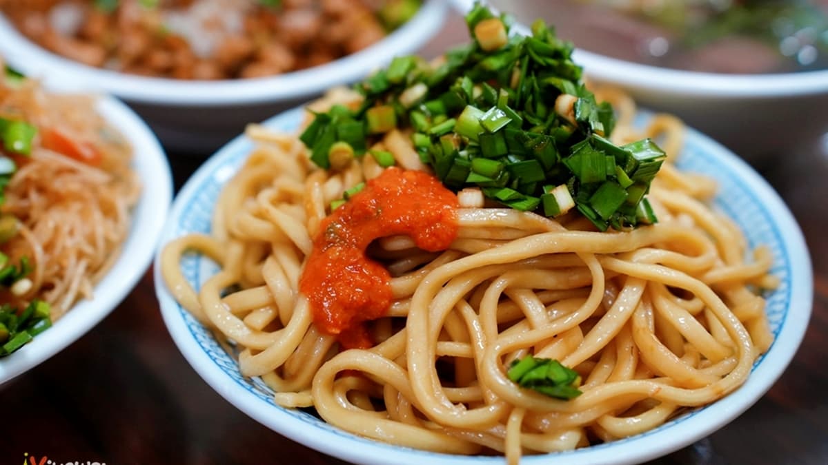 「炒麵」吃起來不是特別入味，走的是清爽路線。（圖片來源：瑋瑋美食萬歲）