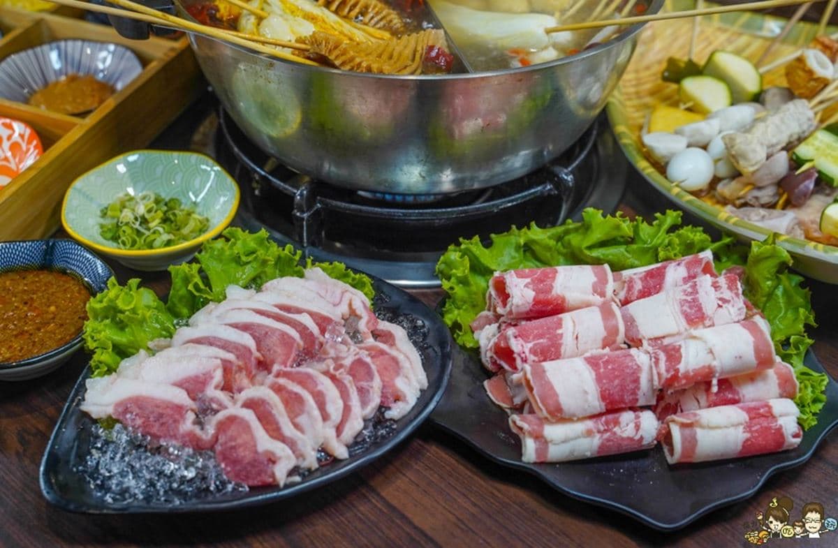 99元起串串火鍋吃到飽！超過40種食材無限自取，晚餐時段開到天亮有夠狂