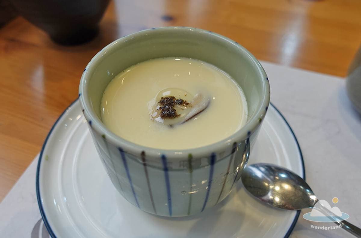 內用味噌湯無限續!中興大學旁「4.5星日料店」,銅板價吃到松露茶碗蒸 內用味噌湯無限續!中興大學旁「4.5星日料店」,銅板價吃到松露茶碗蒸